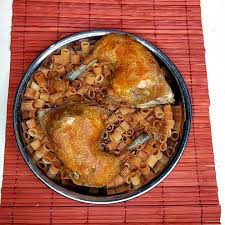 مكرونة محمره مع فراخ او لحمة مكرونة محمره مع فراخ او لحمة